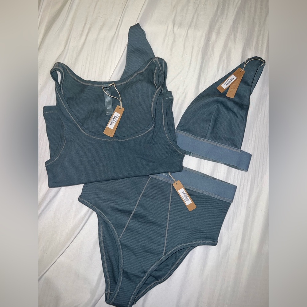 COPY - SKIMS Cotton Rib Tank Kyanite Size L